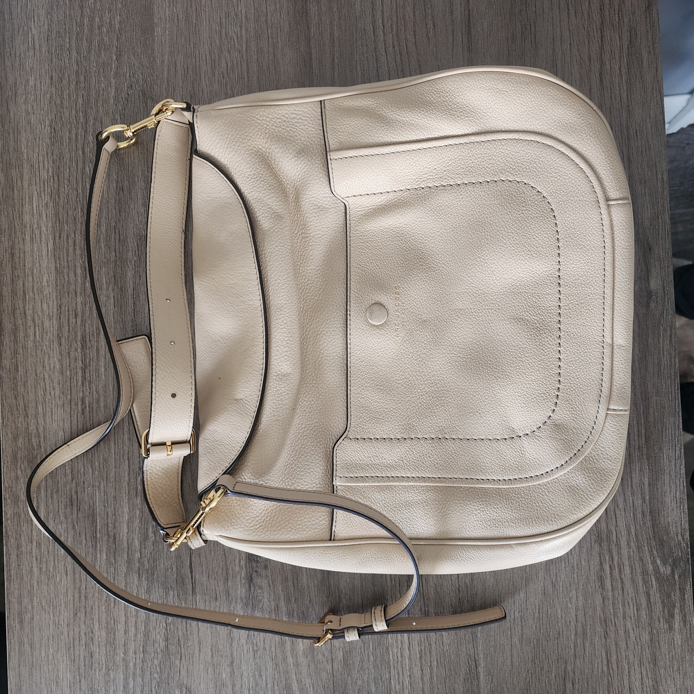 Elegant Cream Leather Shoulder Bag